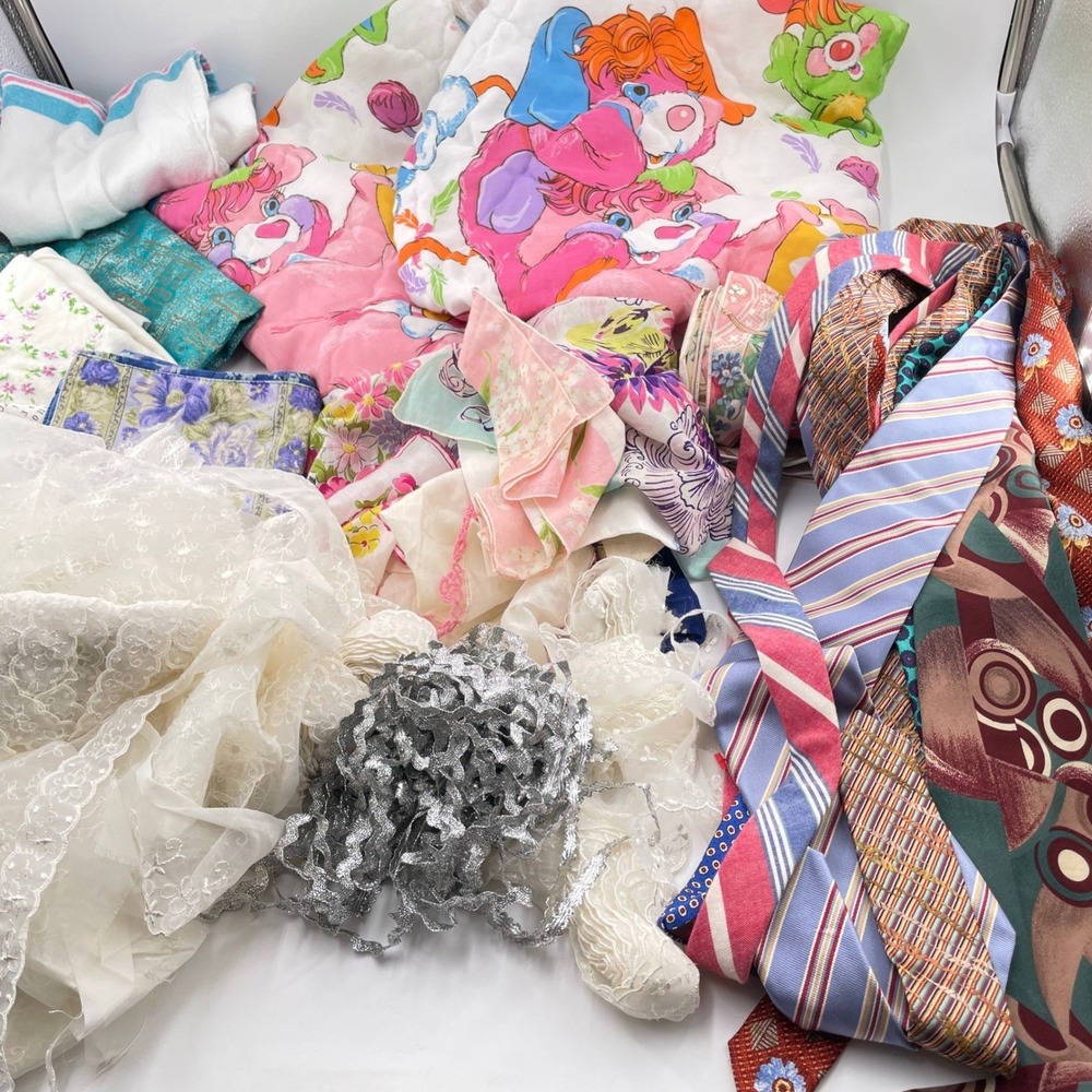 Vintage Textile Craft Lot Silk Ties Lace Handkerchiefs Fabric pillowcases 3.5#